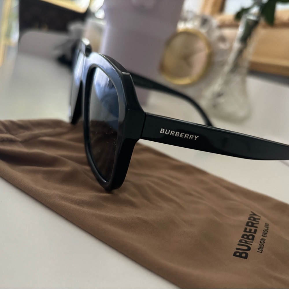 Burberry sunglasses